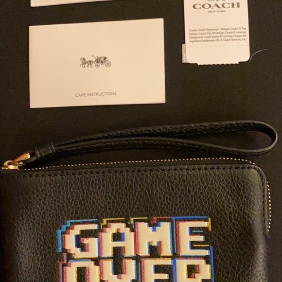 Coach wristlet - Picture 2 of 5